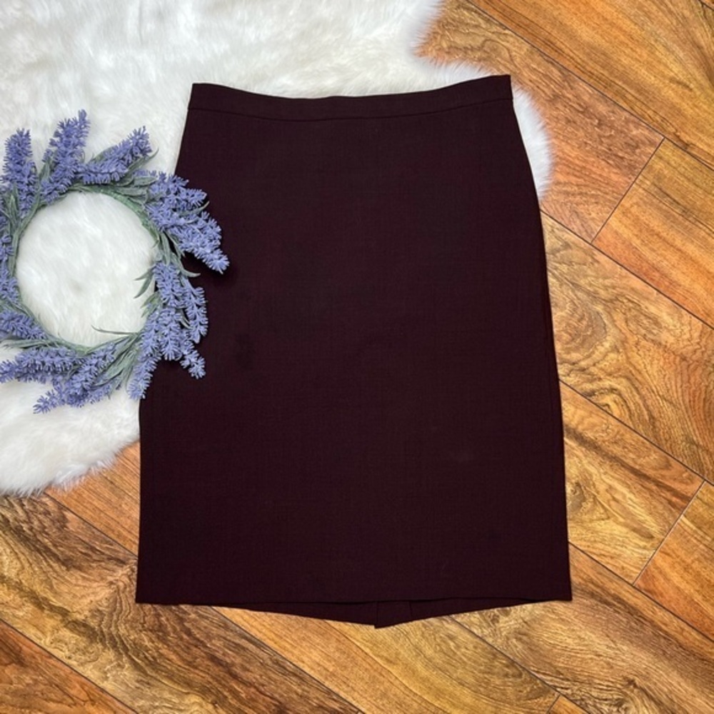 Maroon size 4 pencil skirt zipper back closure C1-21